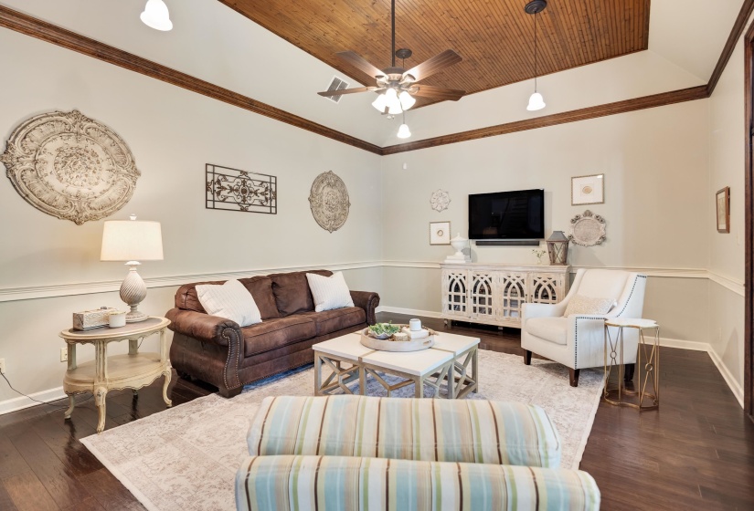 8701 MAPLE CREEK CV, Germantown, Tennessee 38139, 4 Bedrooms Bedrooms, 8 Rooms Rooms,3.1 BathroomsBathrooms,Residential,For Sale,MAPLE CREEK,10221319