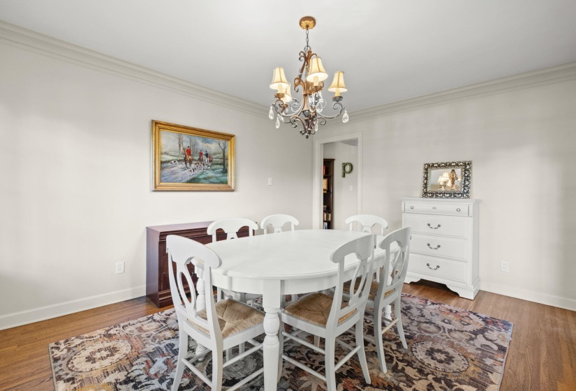 4100 POPLAR AVE, Memphis, Tennessee 38117, 3 Bedrooms Bedrooms, 7 Rooms Rooms,3.1 BathroomsBathrooms,Residential,For Sale,POPLAR,10221323