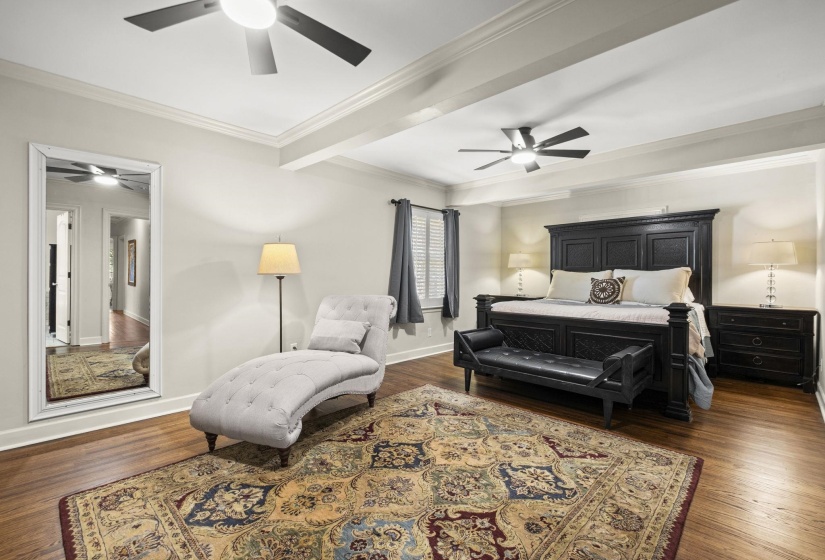 4100 POPLAR AVE, Memphis, Tennessee 38117, 3 Bedrooms Bedrooms, 7 Rooms Rooms,3.1 BathroomsBathrooms,Residential,For Sale,POPLAR,10221323