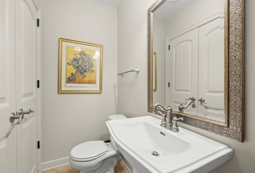 4100 POPLAR AVE, Memphis, Tennessee 38117, 3 Bedrooms Bedrooms, 7 Rooms Rooms,3.1 BathroomsBathrooms,Residential,For Sale,POPLAR,10221323
