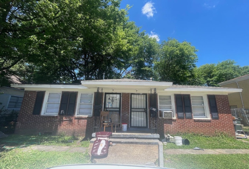 936 STAFFORD AVE, Memphis, Tennessee 38106, 2 Bedrooms Bedrooms, ,1 BathroomBathrooms,Duplexes,For Sale,STAFFORD,10221354