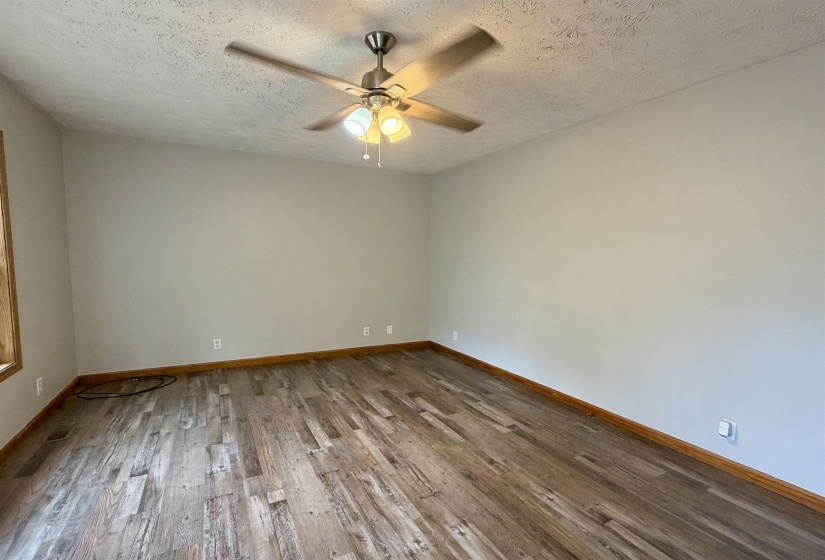 320B SAMANTHA COVE 318/320 A&B CV, Henderson, Tennessee 38340, 2 Bedrooms Bedrooms, 6 Rooms Rooms,1 BathroomBathrooms,Rental Properties,For Sale,SAMANTHA COVE 318/320 A&B,10221329