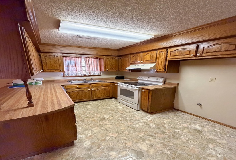 376 2ND ST, Belmont, Mississippi 38827, 9 Bedrooms Bedrooms, 12 Rooms Rooms,2.1 BathroomsBathrooms,Residential,For Sale,2ND,10221372