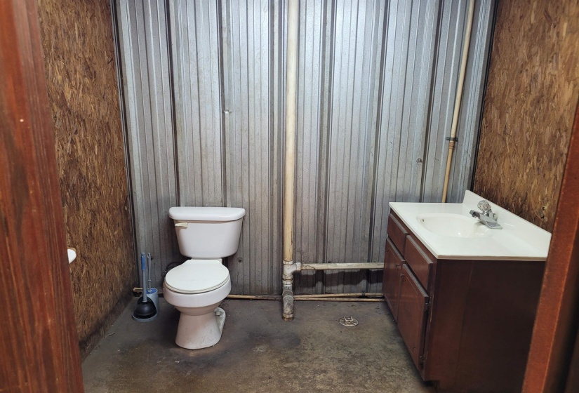 429 ARENDALL RD, Adamsville, Tennessee 38310, ,Commercial/industrial,For Sale,ARENDALL,10221422