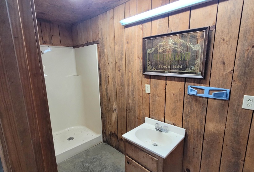 429 ARENDALL RD, Adamsville, Tennessee 38310, ,Commercial/industrial,For Sale,ARENDALL,10221422