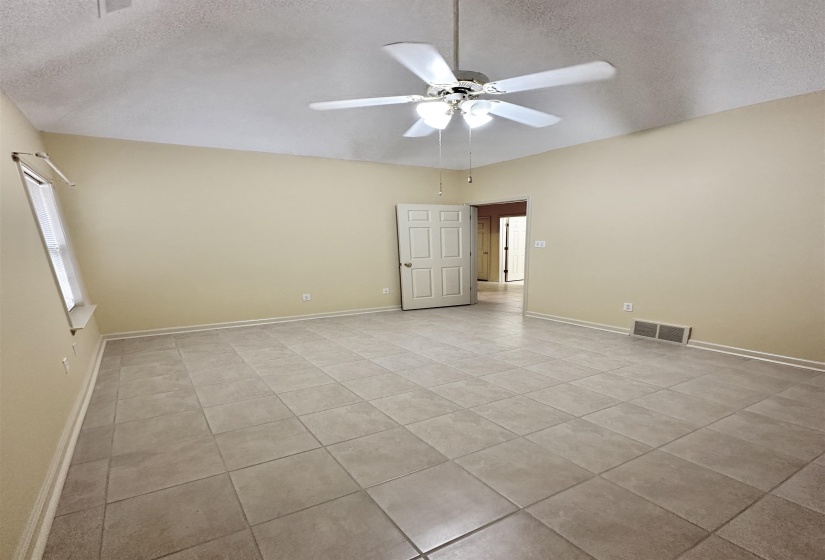 596 ASHLEY GLEN CIR, Cordova, Tennessee 38018, 3 Bedrooms Bedrooms, 5 Rooms Rooms,2 BathroomsBathrooms,Rental Properties,For Sale,ASHLEY GLEN,10220563