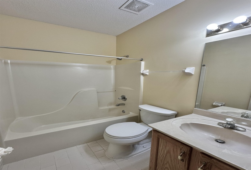 596 ASHLEY GLEN CIR, Cordova, Tennessee 38018, 3 Bedrooms Bedrooms, 5 Rooms Rooms,2 BathroomsBathrooms,Rental Properties,For Sale,ASHLEY GLEN,10220563