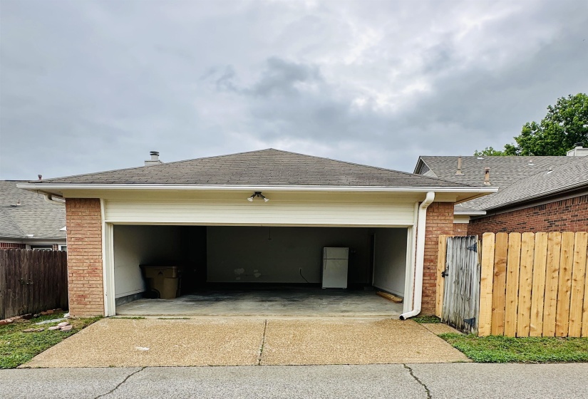 596 ASHLEY GLEN CIR, Cordova, Tennessee 38018, 3 Bedrooms Bedrooms, 5 Rooms Rooms,2 BathroomsBathrooms,Rental Properties,For Sale,ASHLEY GLEN,10220563