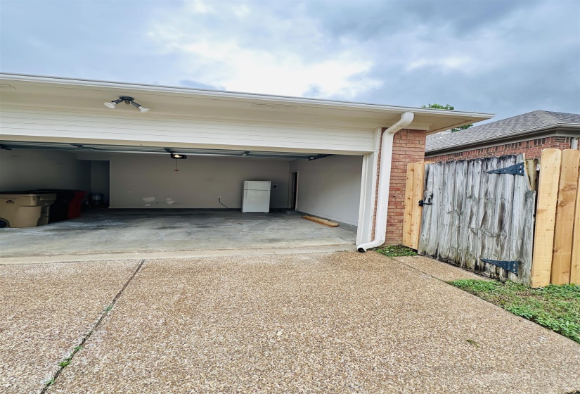 596 ASHLEY GLEN CIR, Cordova, Tennessee 38018, 3 Bedrooms Bedrooms, 5 Rooms Rooms,2 BathroomsBathrooms,Rental Properties,For Sale,ASHLEY GLEN,10220563