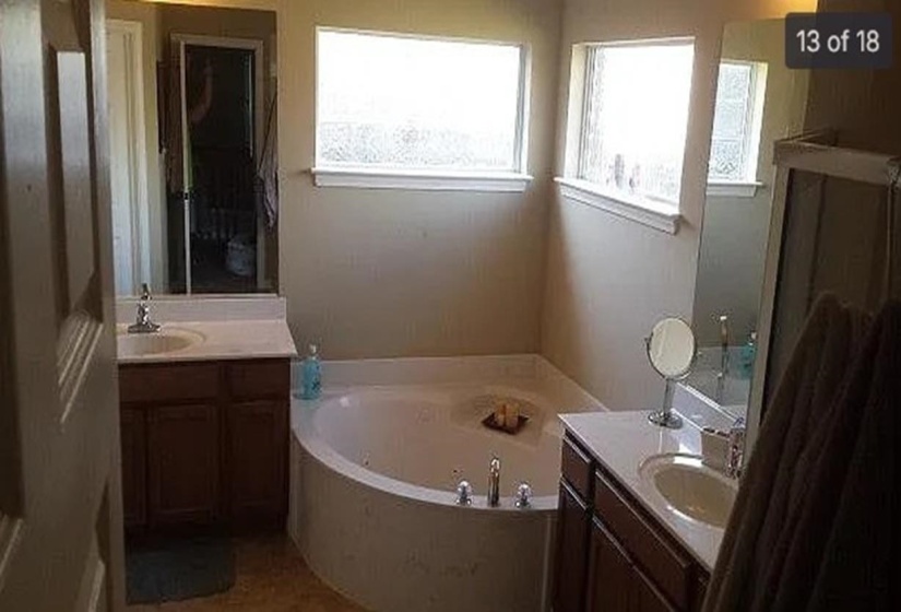 8878 VERSILIA DR, Memphis, Tennessee 38018, 3 Bedrooms Bedrooms, 6 Rooms Rooms,2 BathroomsBathrooms,Rental Properties,For Sale,VERSILIA,10221409