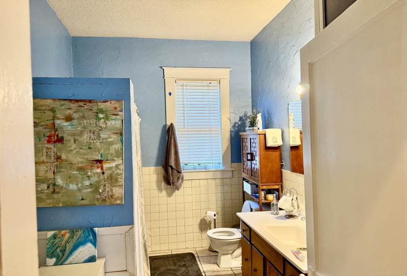 1911 JEFFERSON AVE, Memphis, Tennessee 38104, 2 Bedrooms Bedrooms, 6 Rooms Rooms,2 BathroomsBathrooms,Residential,For Sale,JEFFERSON,10221391