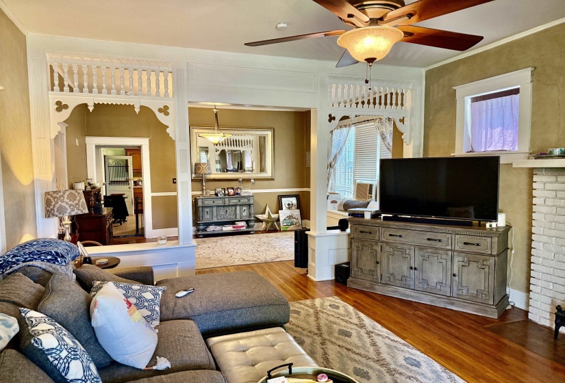 1911 JEFFERSON AVE, Memphis, Tennessee 38104, 2 Bedrooms Bedrooms, 6 Rooms Rooms,2 BathroomsBathrooms,Residential,For Sale,JEFFERSON,10221391