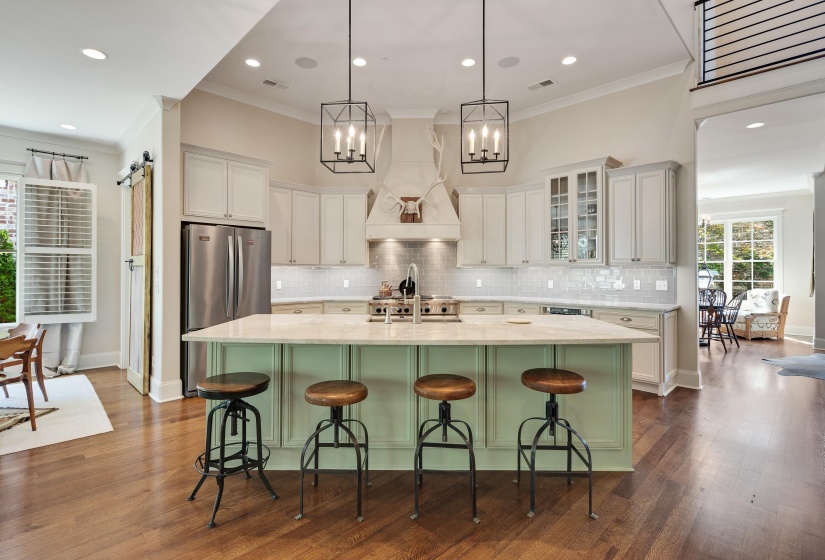 1702 PADINGTON PARK LN, Germantown, Tennessee 38138, 4 Bedrooms Bedrooms, 9 Rooms Rooms,4.1 BathroomsBathrooms,Residential,For Sale,PADINGTON PARK,10221393