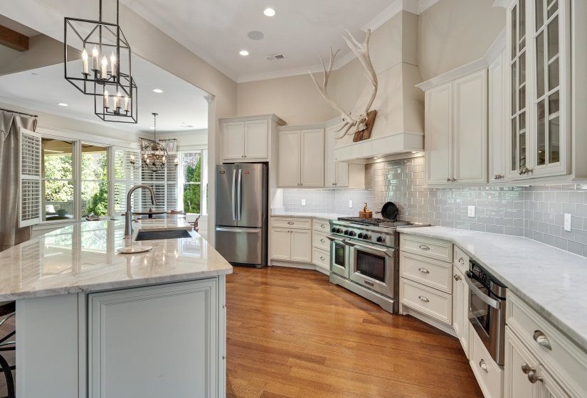1702 PADINGTON PARK LN, Germantown, Tennessee 38138, 4 Bedrooms Bedrooms, 9 Rooms Rooms,4.1 BathroomsBathrooms,Residential,For Sale,PADINGTON PARK,10221393