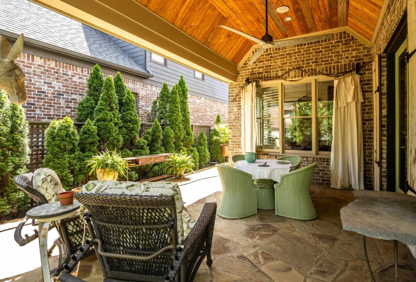 1702 PADINGTON PARK LN, Germantown, Tennessee 38138, 4 Bedrooms Bedrooms, 9 Rooms Rooms,4.1 BathroomsBathrooms,Residential,For Sale,PADINGTON PARK,10221393