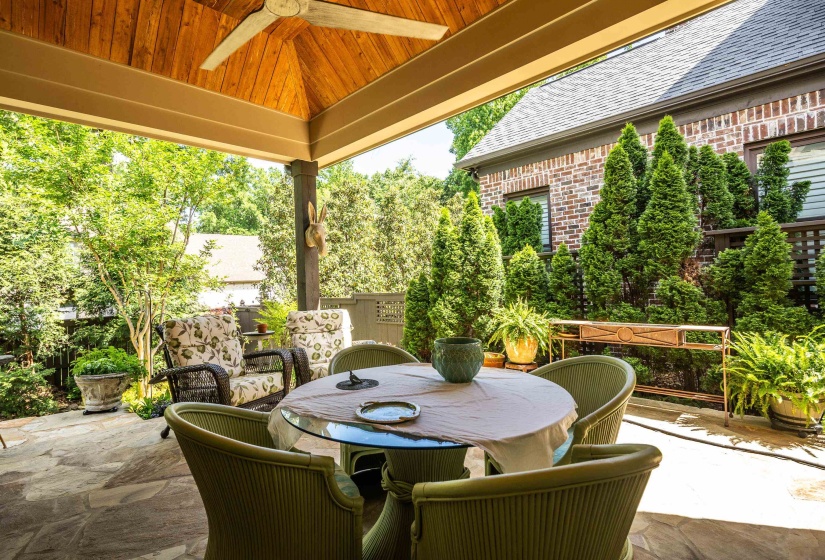 1702 PADINGTON PARK LN, Germantown, Tennessee 38138, 4 Bedrooms Bedrooms, 9 Rooms Rooms,4.1 BathroomsBathrooms,Residential,For Sale,PADINGTON PARK,10221393
