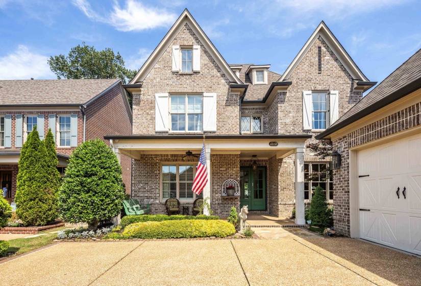 1702 PADINGTON PARK LN, Germantown, Tennessee 38138, 4 Bedrooms Bedrooms, 9 Rooms Rooms,4.1 BathroomsBathrooms,Residential,For Sale,PADINGTON PARK,10221393