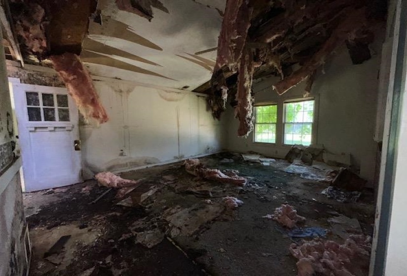 335 PATTERSON RD, Savannah, Tennessee 38372, 2 Bedrooms Bedrooms, 7 Rooms Rooms,1.1 BathroomsBathrooms,Residential,For Sale,PATTERSON,10221406
