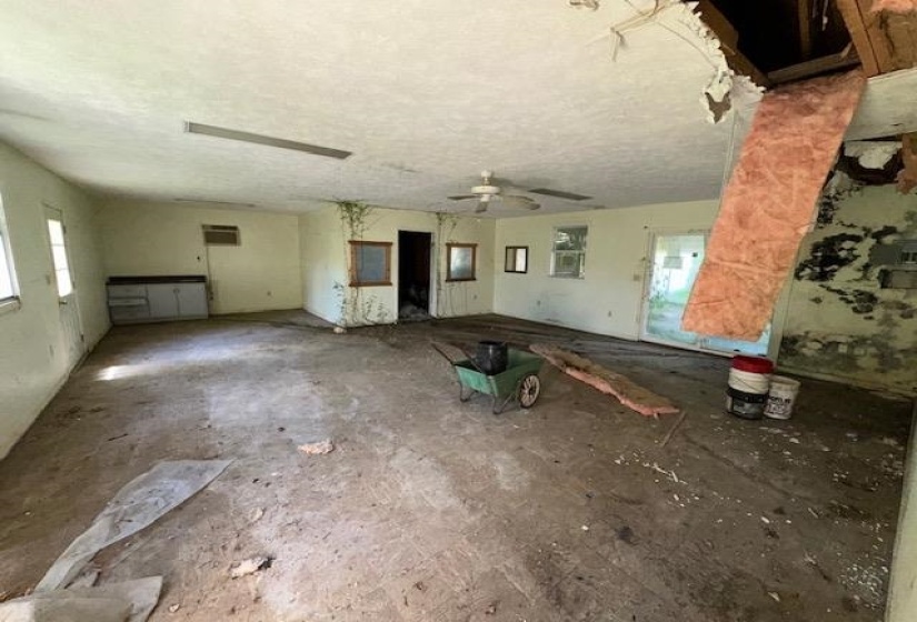 335 PATTERSON RD, Savannah, Tennessee 38372, 2 Bedrooms Bedrooms, 7 Rooms Rooms,1.1 BathroomsBathrooms,Residential,For Sale,PATTERSON,10221406