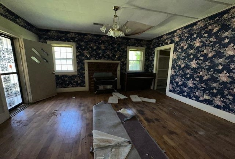 335 PATTERSON RD, Savannah, Tennessee 38372, 2 Bedrooms Bedrooms, 7 Rooms Rooms,1.1 BathroomsBathrooms,Residential,For Sale,PATTERSON,10221406