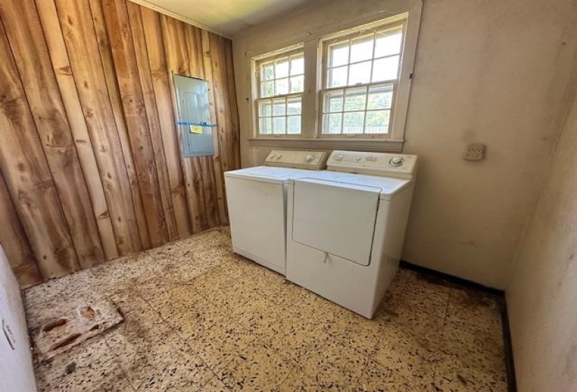 335 PATTERSON RD, Savannah, Tennessee 38372, 2 Bedrooms Bedrooms, 7 Rooms Rooms,1.1 BathroomsBathrooms,Residential,For Sale,PATTERSON,10221406
