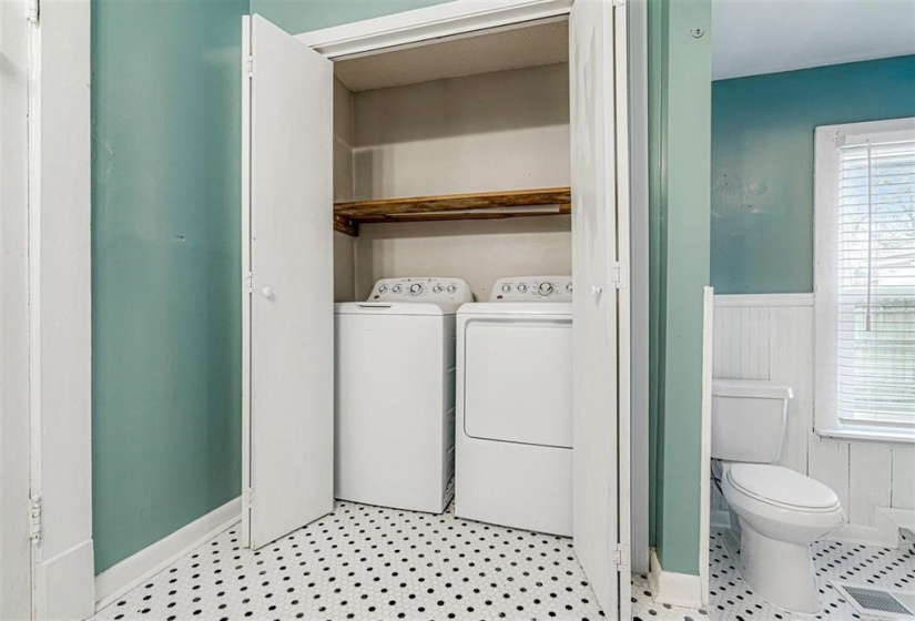 31 COX ST, Memphis, Tennessee 38104, 5 Bedrooms Bedrooms, 10 Rooms Rooms,3 BathroomsBathrooms,Residential,For Sale,COX,10221408