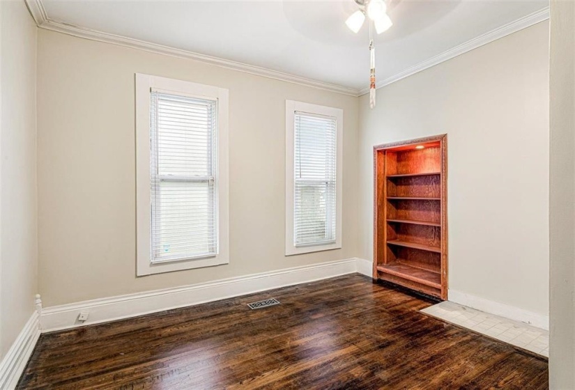 31 COX ST, Memphis, Tennessee 38104, 5 Bedrooms Bedrooms, 10 Rooms Rooms,3 BathroomsBathrooms,Residential,For Sale,COX,10221408