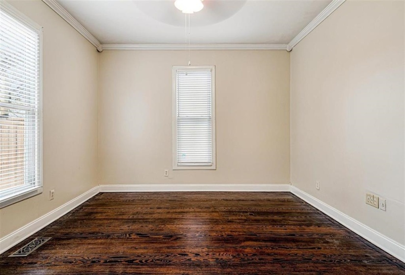 31 COX ST, Memphis, Tennessee 38104, 5 Bedrooms Bedrooms, 10 Rooms Rooms,3 BathroomsBathrooms,Residential,For Sale,COX,10221408