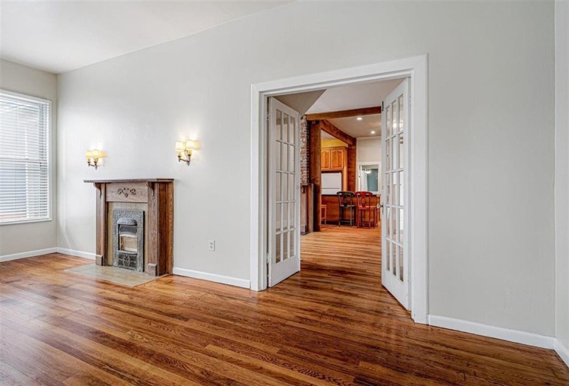 31 COX ST, Memphis, Tennessee 38104, 5 Bedrooms Bedrooms, 10 Rooms Rooms,3 BathroomsBathrooms,Residential,For Sale,COX,10221408