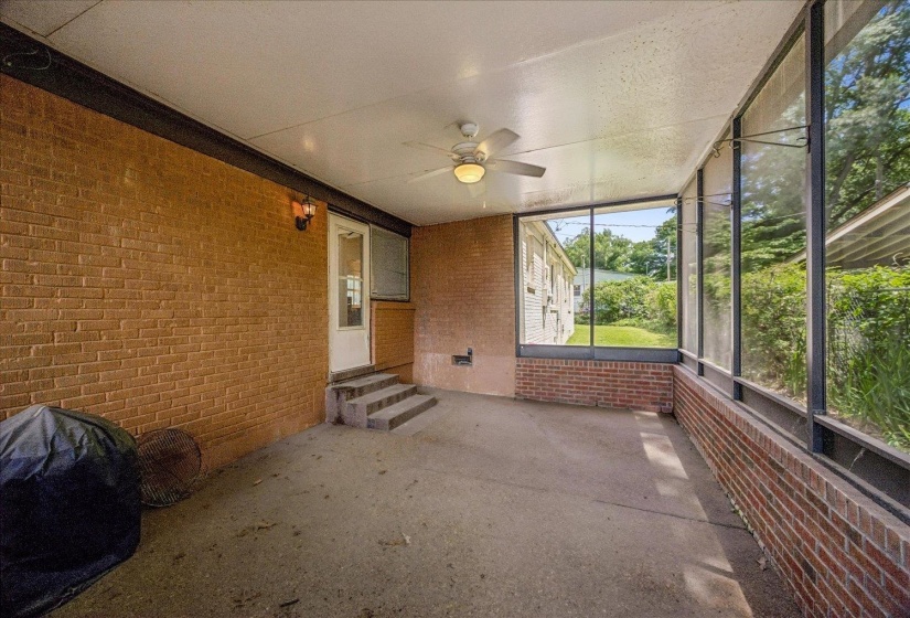2751 NATCHEZ LN, Memphis, Tennessee 38111, 3 Bedrooms Bedrooms, 7 Rooms Rooms,1 BathroomBathrooms,Residential,For Sale,NATCHEZ,10221410