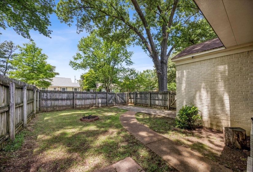 2751 NATCHEZ LN, Memphis, Tennessee 38111, 3 Bedrooms Bedrooms, 7 Rooms Rooms,1 BathroomBathrooms,Residential,For Sale,NATCHEZ,10221410