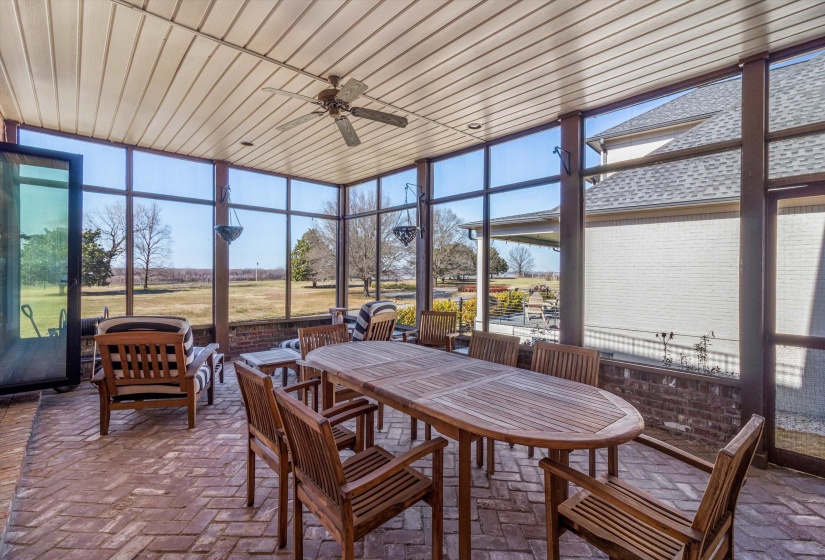 123 FOUNDERS LN, Memphis, Tennessee 38103, 4 Bedrooms Bedrooms, 11 Rooms Rooms,4.1 BathroomsBathrooms,Residential,For Sale,FOUNDERS,10221414