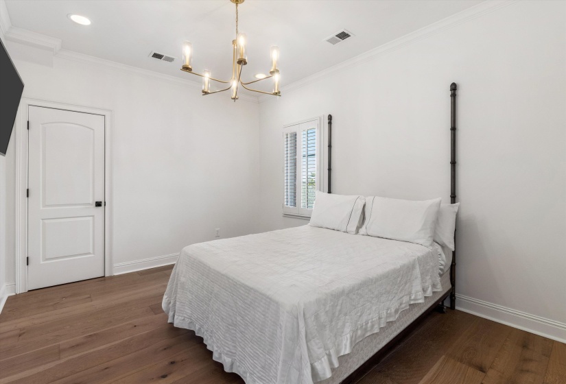 123 FOUNDERS LN, Memphis, Tennessee 38103, 4 Bedrooms Bedrooms, 11 Rooms Rooms,4.1 BathroomsBathrooms,Residential,For Sale,FOUNDERS,10221414