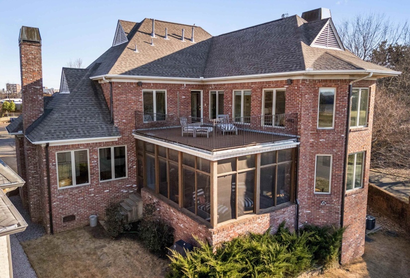 123 FOUNDERS LN, Memphis, Tennessee 38103, 4 Bedrooms Bedrooms, 11 Rooms Rooms,4.1 BathroomsBathrooms,Residential,For Sale,FOUNDERS,10221414