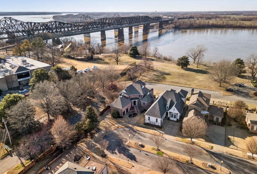 123 FOUNDERS LN, Memphis, Tennessee 38103, 4 Bedrooms Bedrooms, 11 Rooms Rooms,4.1 BathroomsBathrooms,Residential,For Sale,FOUNDERS,10221414