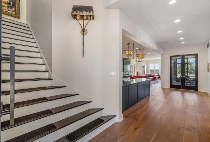 123 FOUNDERS LN, Memphis, Tennessee 38103, 4 Bedrooms Bedrooms, 11 Rooms Rooms,4.1 BathroomsBathrooms,Residential,For Sale,FOUNDERS,10221414