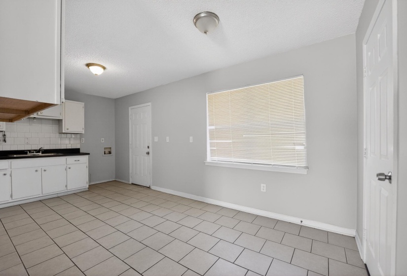 4983 APPLEVILLE RD, Memphis, Tennessee 38109, 3 Bedrooms Bedrooms, 6 Rooms Rooms,1 BathroomBathrooms,Residential,For Sale,APPLEVILLE,10217592