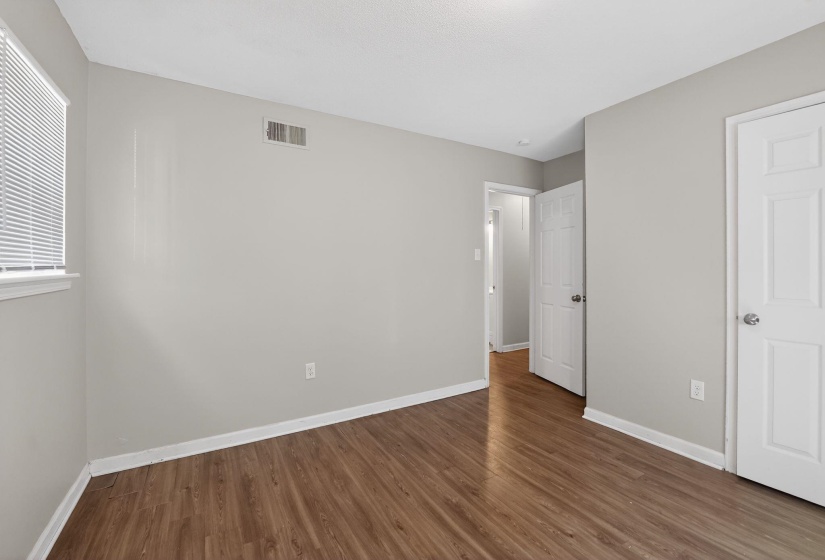 4983 APPLEVILLE RD, Memphis, Tennessee 38109, 3 Bedrooms Bedrooms, 6 Rooms Rooms,1 BathroomBathrooms,Residential,For Sale,APPLEVILLE,10217592