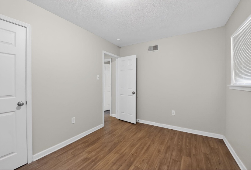 4983 APPLEVILLE RD, Memphis, Tennessee 38109, 3 Bedrooms Bedrooms, 6 Rooms Rooms,1 BathroomBathrooms,Residential,For Sale,APPLEVILLE,10217592