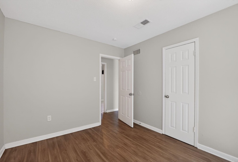4983 APPLEVILLE RD, Memphis, Tennessee 38109, 3 Bedrooms Bedrooms, 6 Rooms Rooms,1 BathroomBathrooms,Residential,For Sale,APPLEVILLE,10217592