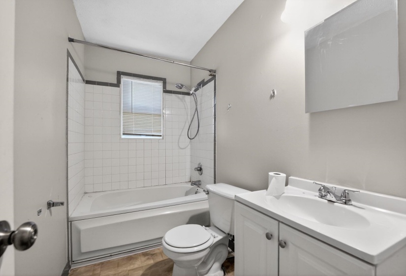 4983 APPLEVILLE RD, Memphis, Tennessee 38109, 3 Bedrooms Bedrooms, 6 Rooms Rooms,1 BathroomBathrooms,Residential,For Sale,APPLEVILLE,10217592
