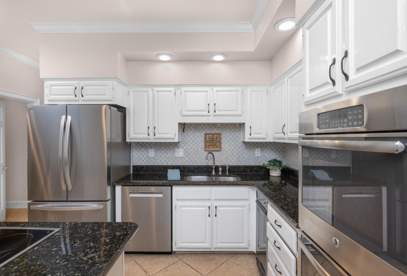6611 RUE BEAUMONDE DR, Memphis, Tennessee 38120, 4 Bedrooms Bedrooms, 8 Rooms Rooms,2.1 BathroomsBathrooms,Residential,For Sale,RUE BEAUMONDE,10221423