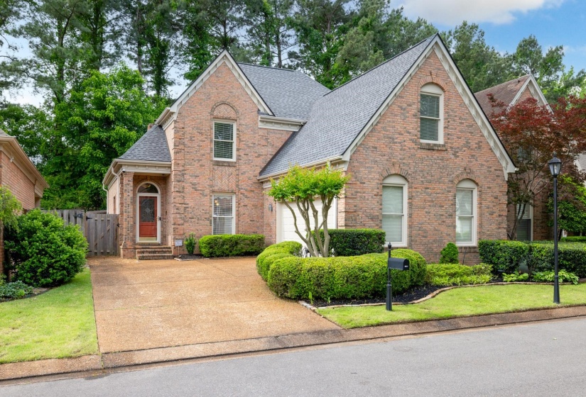 6611 RUE BEAUMONDE DR, Memphis, Tennessee 38120, 4 Bedrooms Bedrooms, 8 Rooms Rooms,2.1 BathroomsBathrooms,Residential,For Sale,RUE BEAUMONDE,10221423
