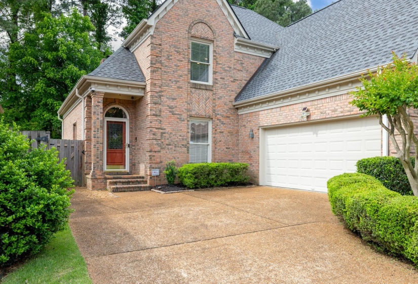 6611 RUE BEAUMONDE DR, Memphis, Tennessee 38120, 4 Bedrooms Bedrooms, 8 Rooms Rooms,2.1 BathroomsBathrooms,Residential,For Sale,RUE BEAUMONDE,10221423