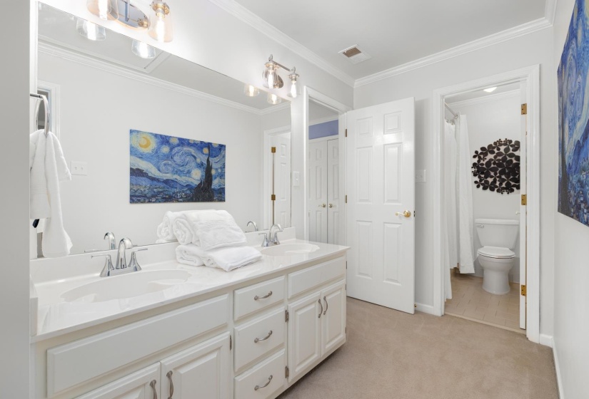 6611 RUE BEAUMONDE DR, Memphis, Tennessee 38120, 4 Bedrooms Bedrooms, 8 Rooms Rooms,2.1 BathroomsBathrooms,Residential,For Sale,RUE BEAUMONDE,10221423