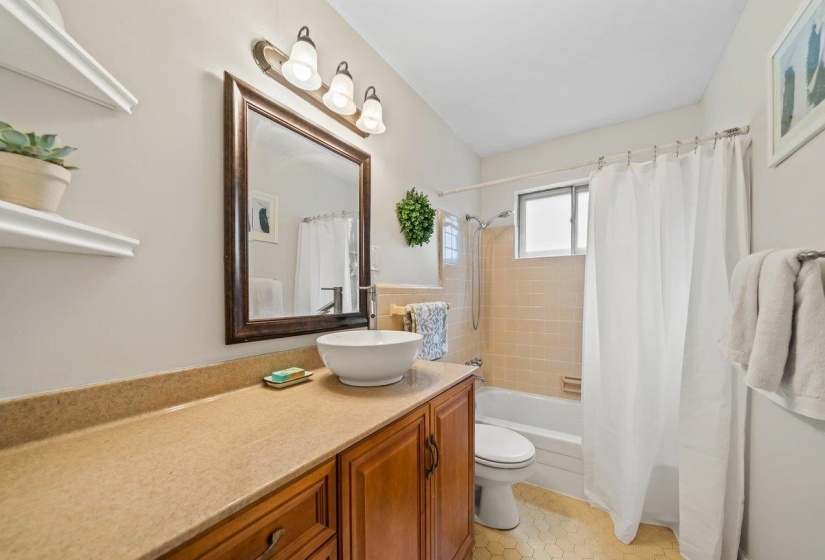 1591 STERLING DR, Memphis, Tennessee 38119, 3 Bedroom Bedrooms, 7 Room Rooms,2 BathroomBathrooms,Residential,For Sale,STERLING,0,10221432