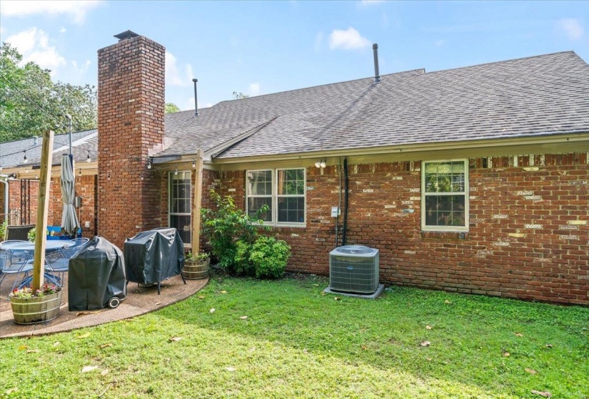1591 STERLING DR, Memphis, Tennessee 38119, 3 Bedroom Bedrooms, 7 Room Rooms,2 BathroomBathrooms,Residential,For Sale,STERLING,0,10221432