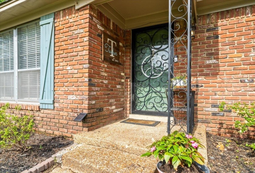 1591 STERLING DR, Memphis, Tennessee 38119, 3 Bedroom Bedrooms, 7 Room Rooms,2 BathroomBathrooms,Residential,For Sale,STERLING,0,10221432