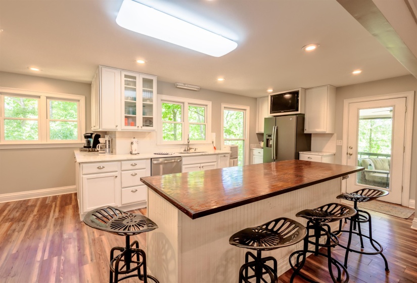 380 YELLOW CREEK LN, Counce, Tennessee 38326, 3 Bedroom Bedrooms, 5 Room Rooms,2 BathroomBathrooms,Residential,For Sale,YELLOW CREEK,0,10221435