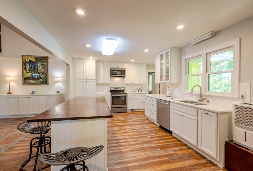 380 YELLOW CREEK LN, Counce, Tennessee 38326, 3 Bedroom Bedrooms, 5 Room Rooms,2 BathroomBathrooms,Residential,For Sale,YELLOW CREEK,0,10221435